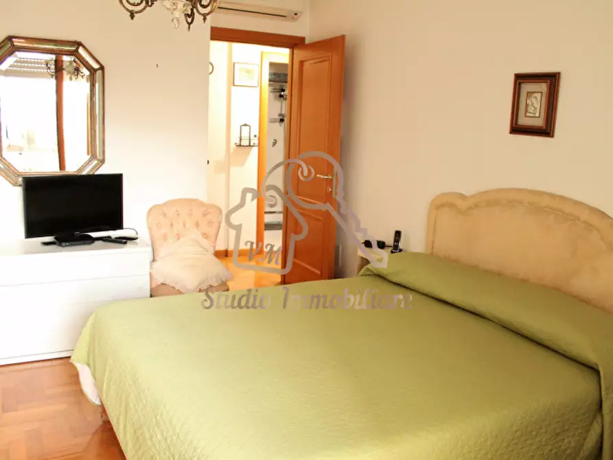 Immagine 19 di Appartamento in vendita  in Via Riva Ligure, 45 a Roma