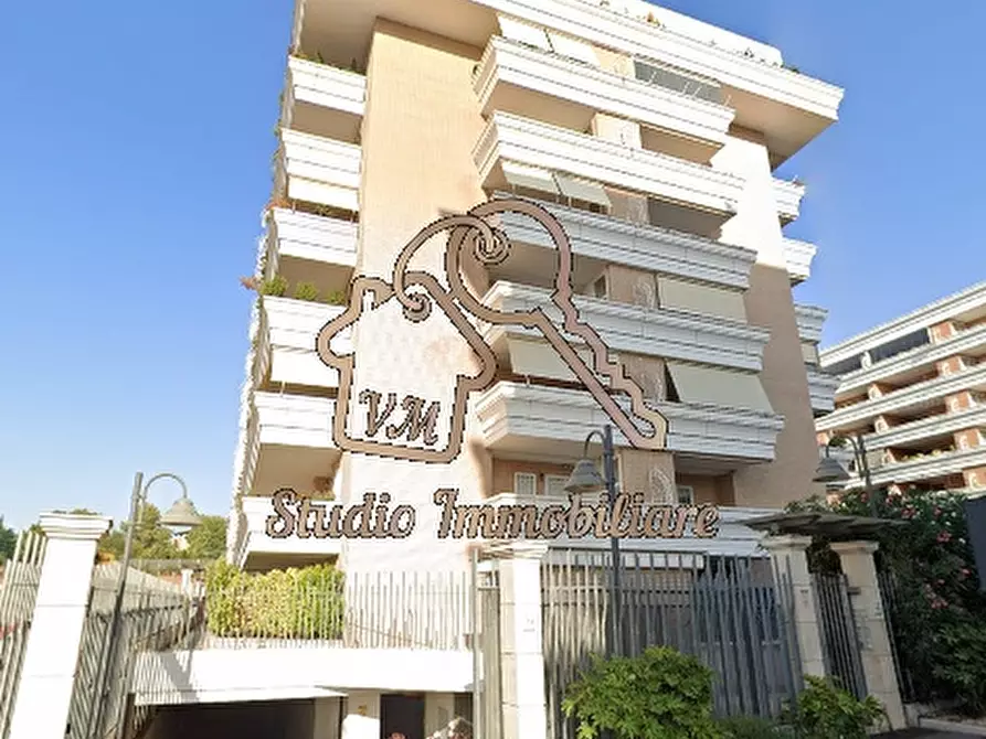 Immagine 29 di Appartamento in vendita  in Via Riva Ligure, 45 a Roma