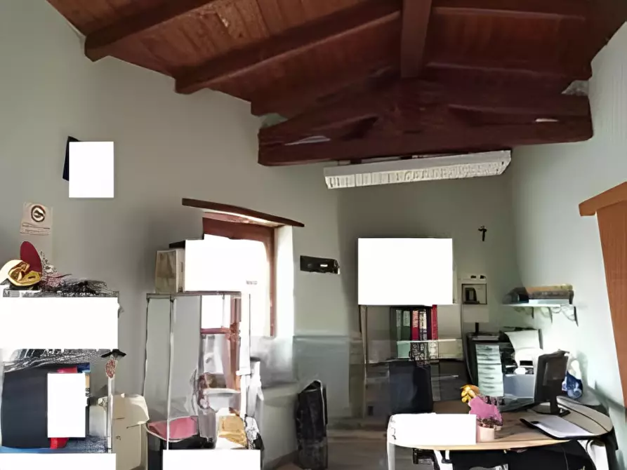 Immagine 5 di Ufficio in vendita  in Piazza Mercato 9 a Settimo San Pietro