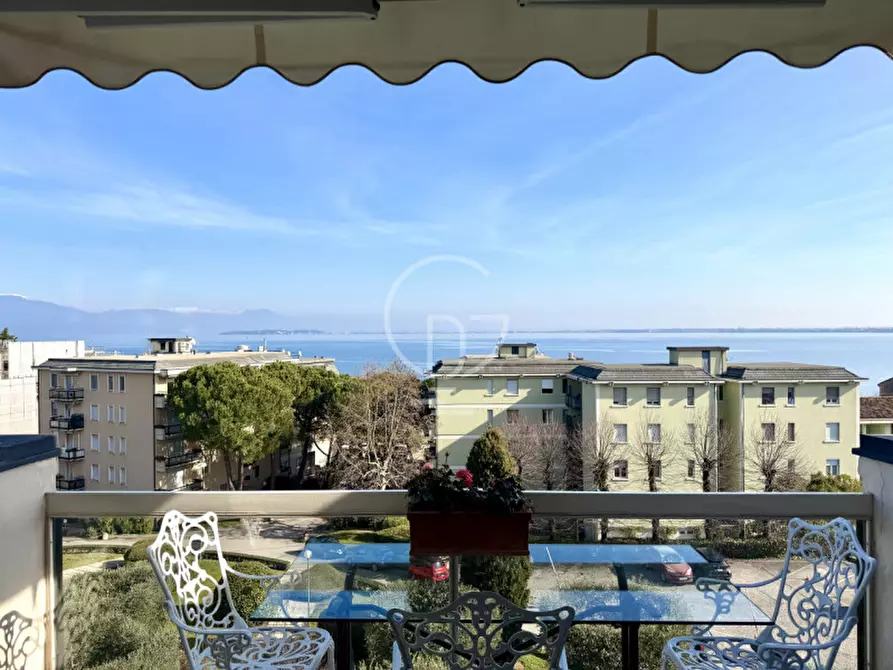 Immagine 3 di Appartamento in vendita  in Via lungolago cesare battisti a Desenzano Del Garda