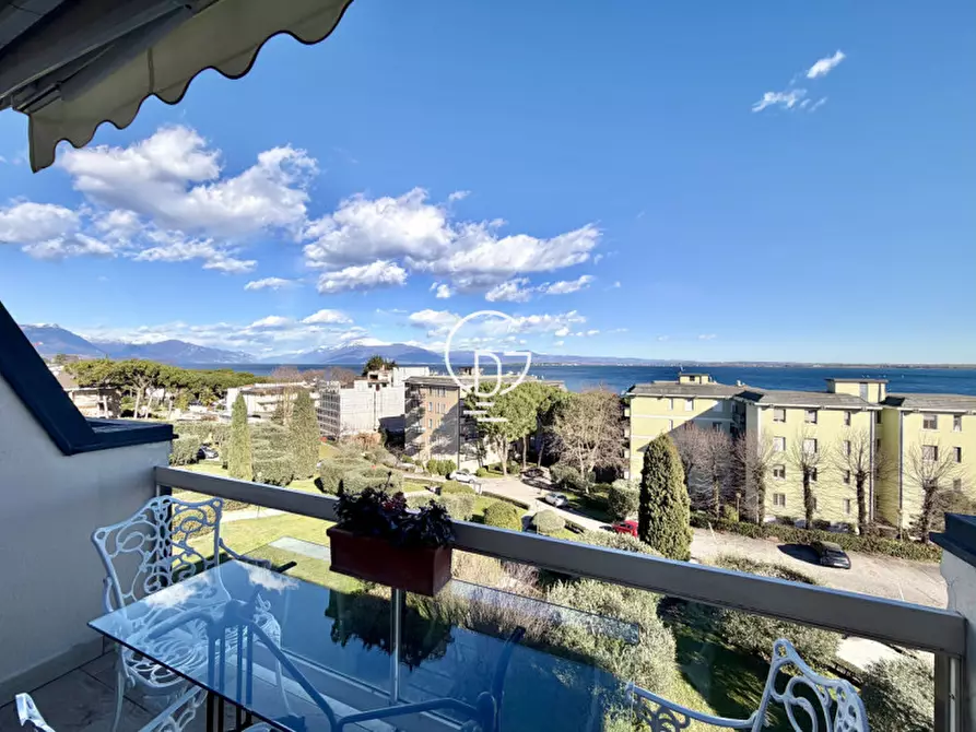 Immagine 5 di Appartamento in vendita  in Via lungolago cesare battisti a Desenzano Del Garda