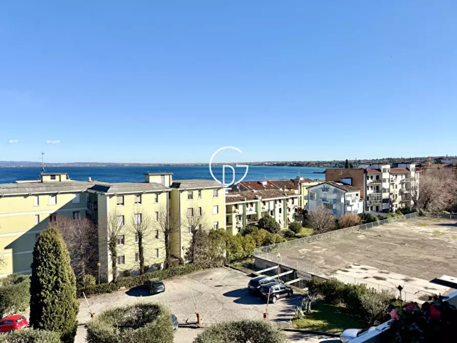 Immagine 6 di Appartamento in vendita  in Via lungolago cesare battisti a Desenzano Del Garda
