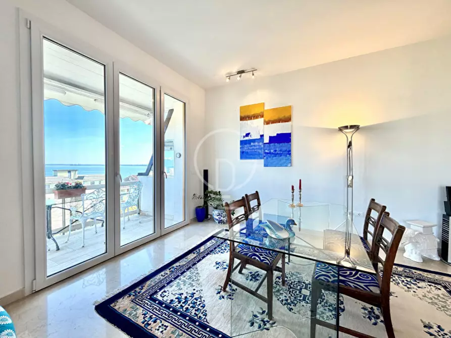 Immagine 10 di Appartamento in vendita  in Via lungolago cesare battisti a Desenzano Del Garda