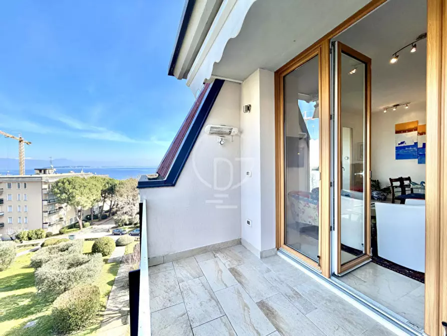 Immagine 15 di Appartamento in vendita  in Via lungolago cesare battisti a Desenzano Del Garda