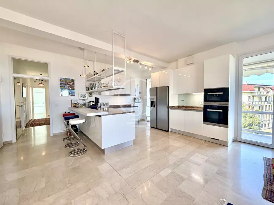 Immagine 17 di Appartamento in vendita  in Via lungolago cesare battisti a Desenzano Del Garda