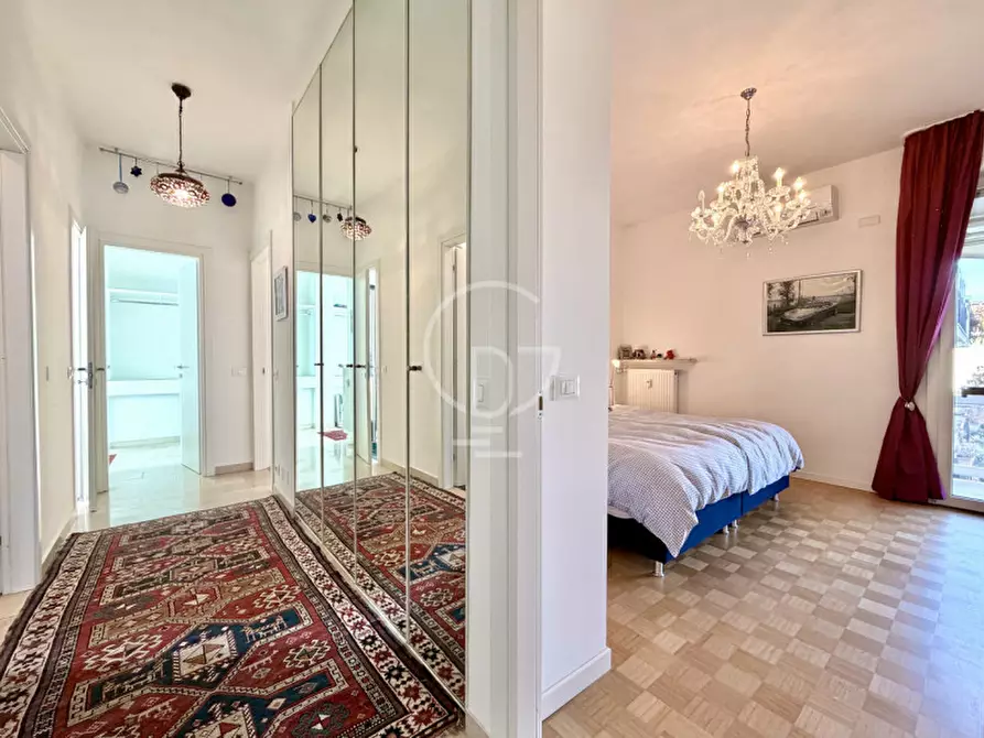 Immagine 20 di Appartamento in vendita  in Via lungolago cesare battisti a Desenzano Del Garda