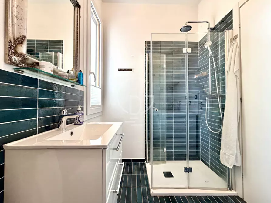 Immagine 24 di Appartamento in vendita  in Via lungolago cesare battisti a Desenzano Del Garda