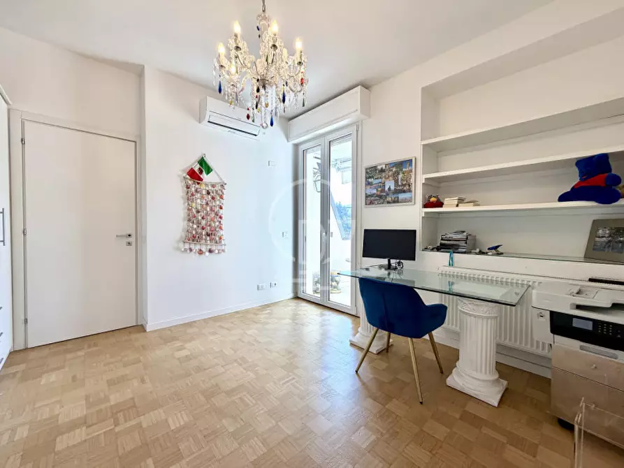 Immagine 26 di Appartamento in vendita  in Via lungolago cesare battisti a Desenzano Del Garda