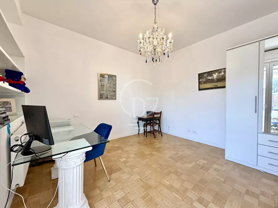 Immagine 27 di Appartamento in vendita  in Via lungolago cesare battisti a Desenzano Del Garda