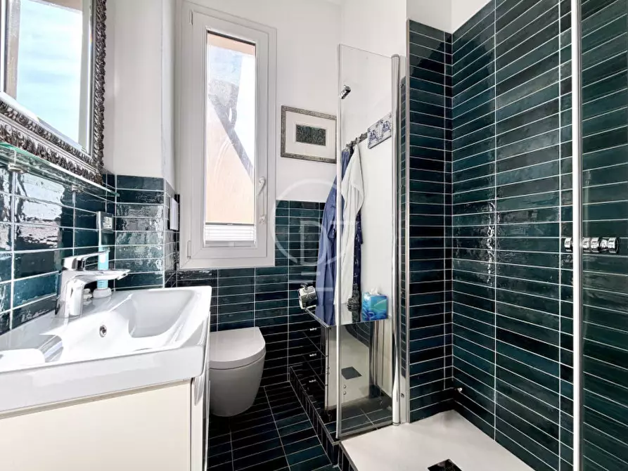 Immagine 30 di Appartamento in vendita  in Via lungolago cesare battisti a Desenzano Del Garda