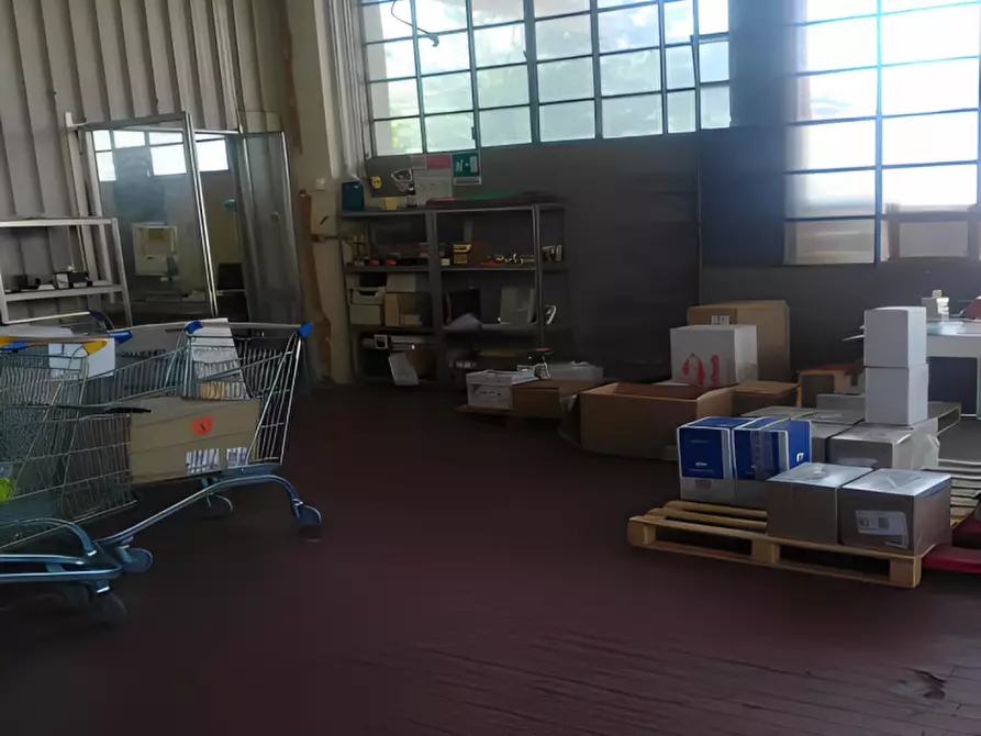 Immagine 3 di Magazzino in vendita  in Via Ferdinando Meneghezzi 2 a Crema