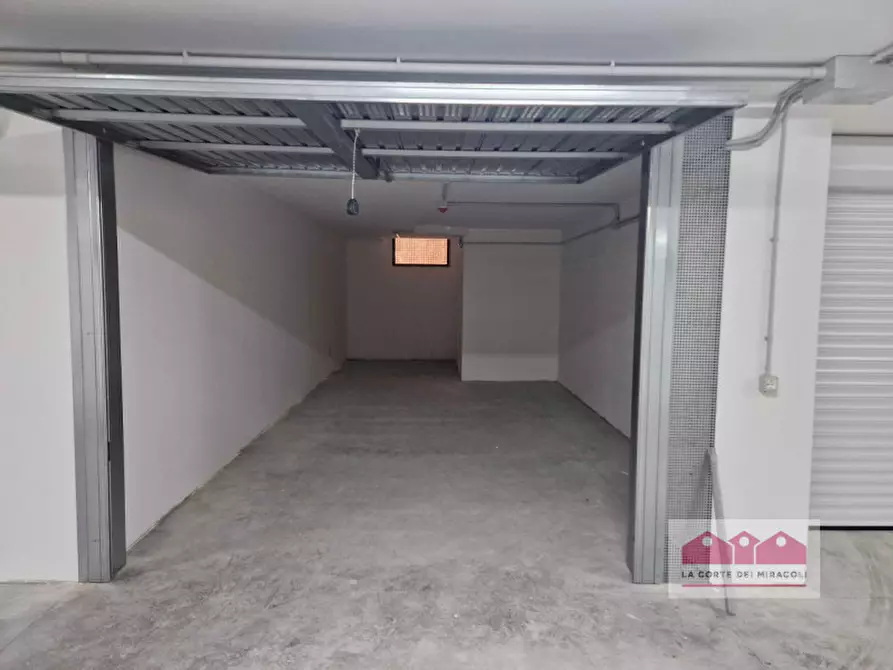 Immagine 2 di Posto auto in vendita  in Via Napoli a Vicenza