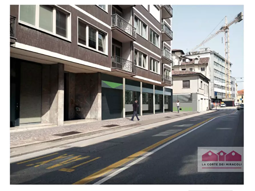 Immagine 17 di Posto auto in vendita  in Via Napoli a Vicenza