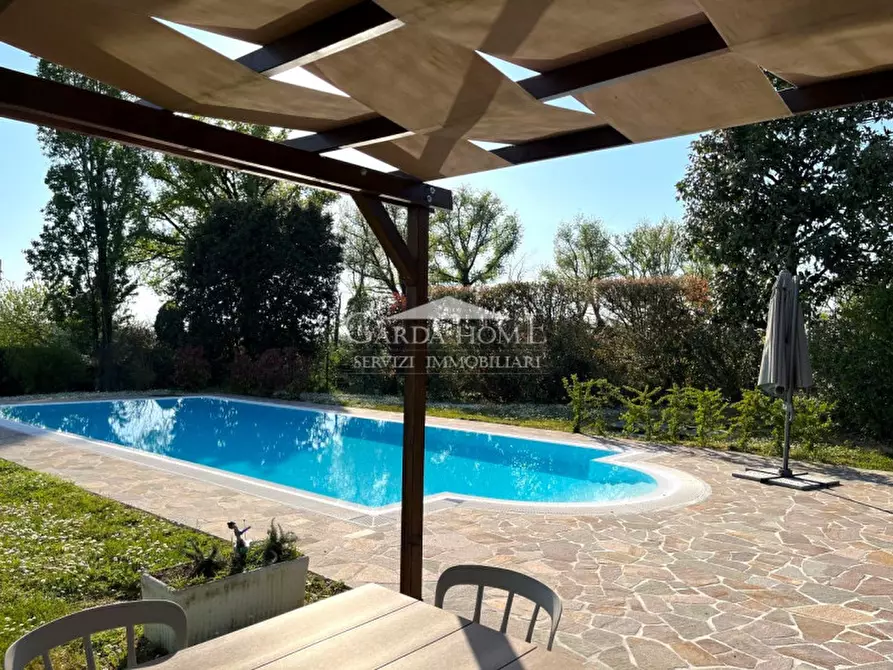 Immagine 1 di Villa in vendita  in Località Monte Maino a Desenzano Del Garda