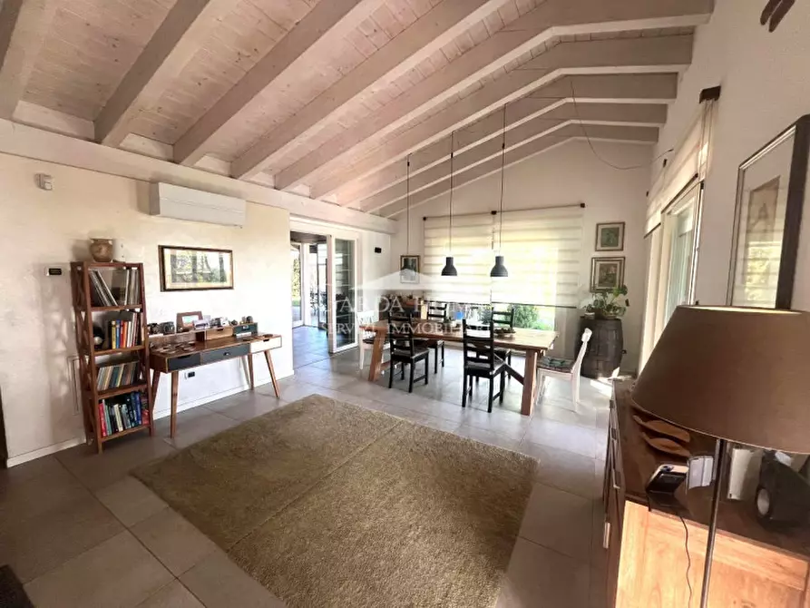 Immagine 2 di Villa in vendita  in Località Monte Maino a Desenzano Del Garda