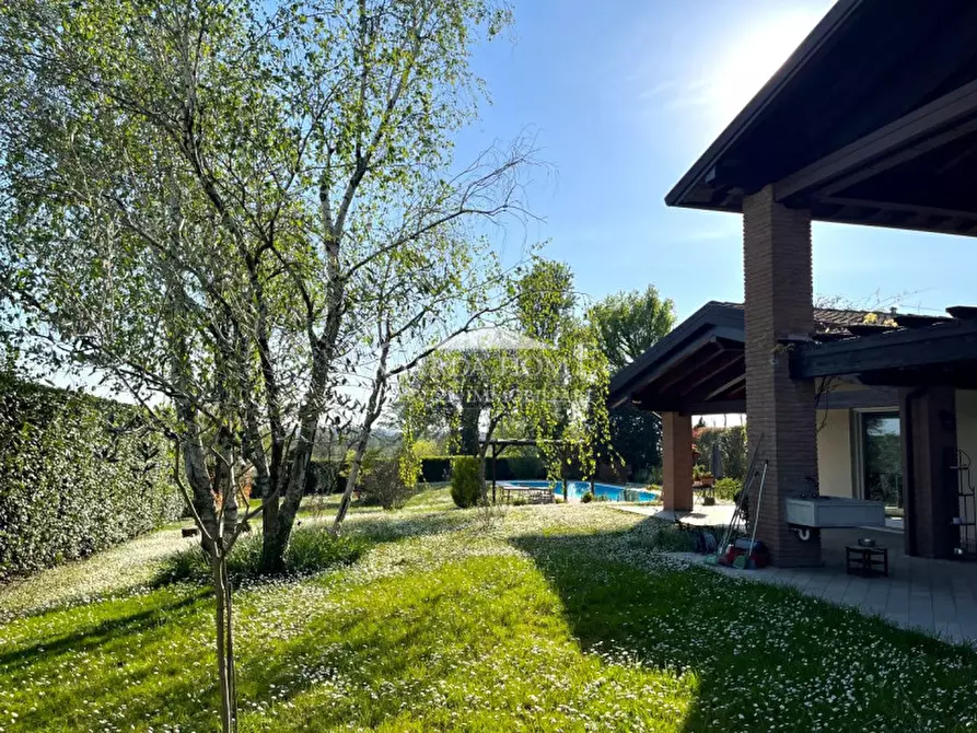 Immagine 3 di Villa in vendita  in Località Monte Maino a Desenzano Del Garda