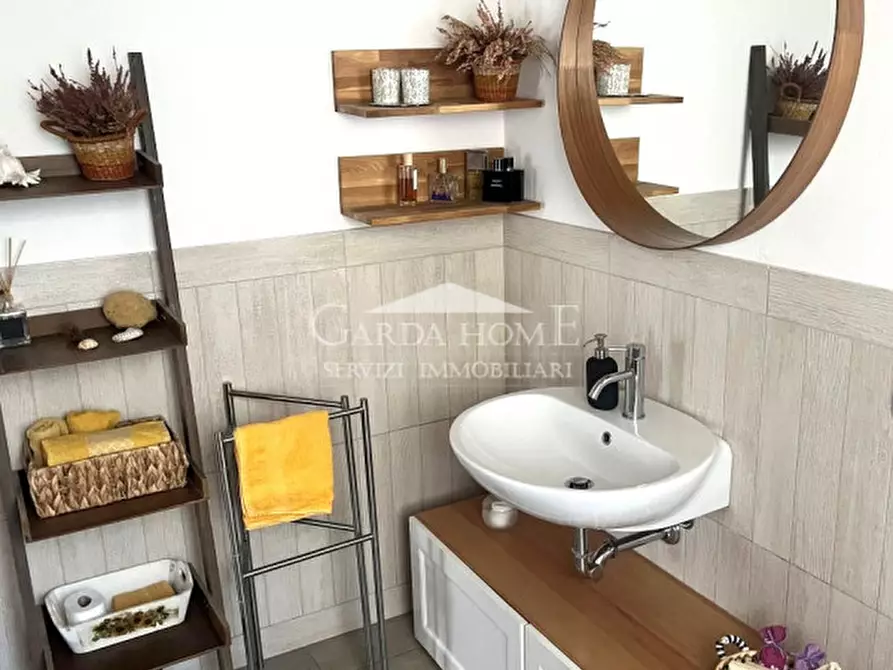 Immagine 23 di Villa in vendita  in Località Monte Maino a Desenzano Del Garda