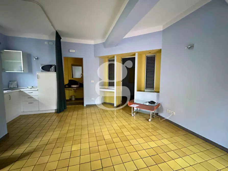 Immagine 2 di Appartamento in vendita  in VIA NETTUNO a Milazzo