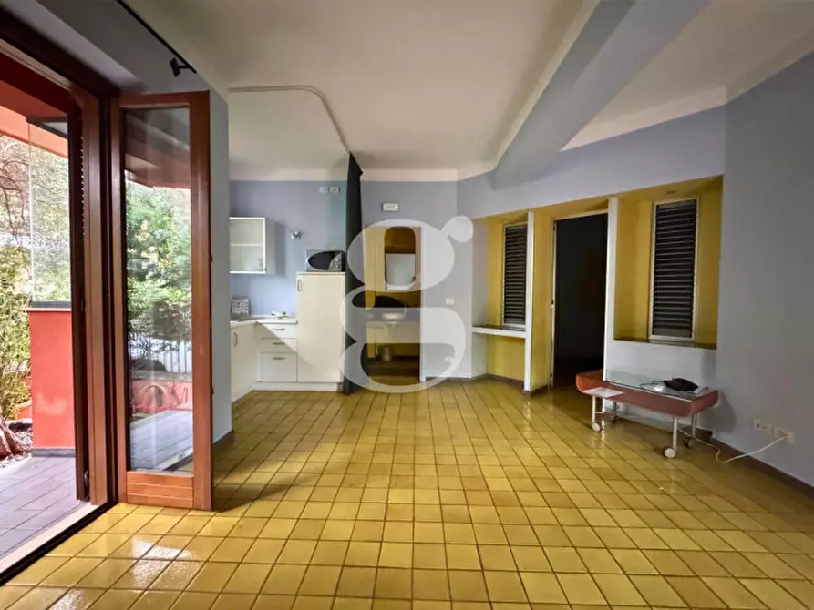 Immagine 3 di Appartamento in vendita  in VIA NETTUNO a Milazzo