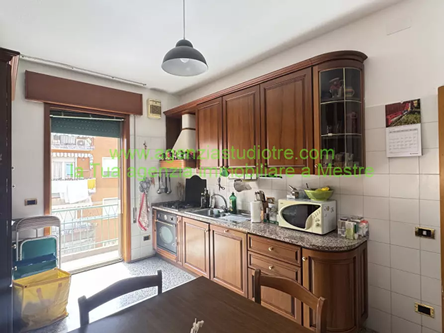 Immagine 1 di Appartamento in vendita  in via castellana 24 a Venezia