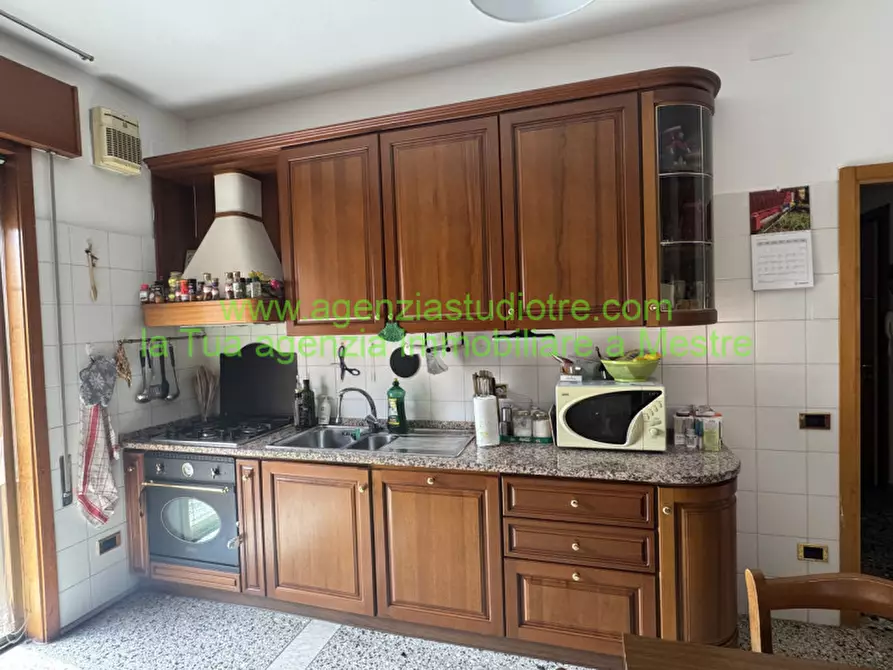 Immagine 3 di Appartamento in vendita  in via castellana 24 a Venezia