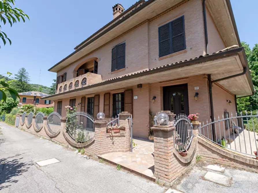 Immagine 2 di Casa bifamiliare in vendita  in via toscana a Bologna