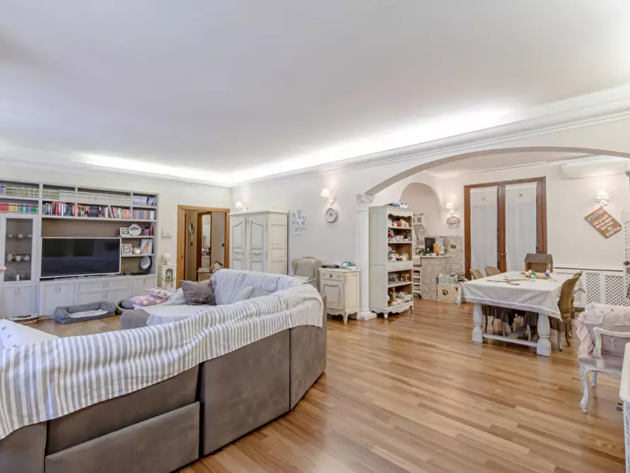 Immagine 5 di Casa bifamiliare in vendita  in via toscana a Bologna