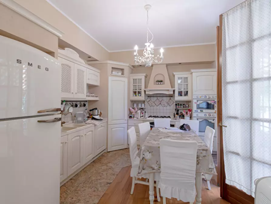 Immagine 8 di Casa bifamiliare in vendita  in via toscana a Bologna