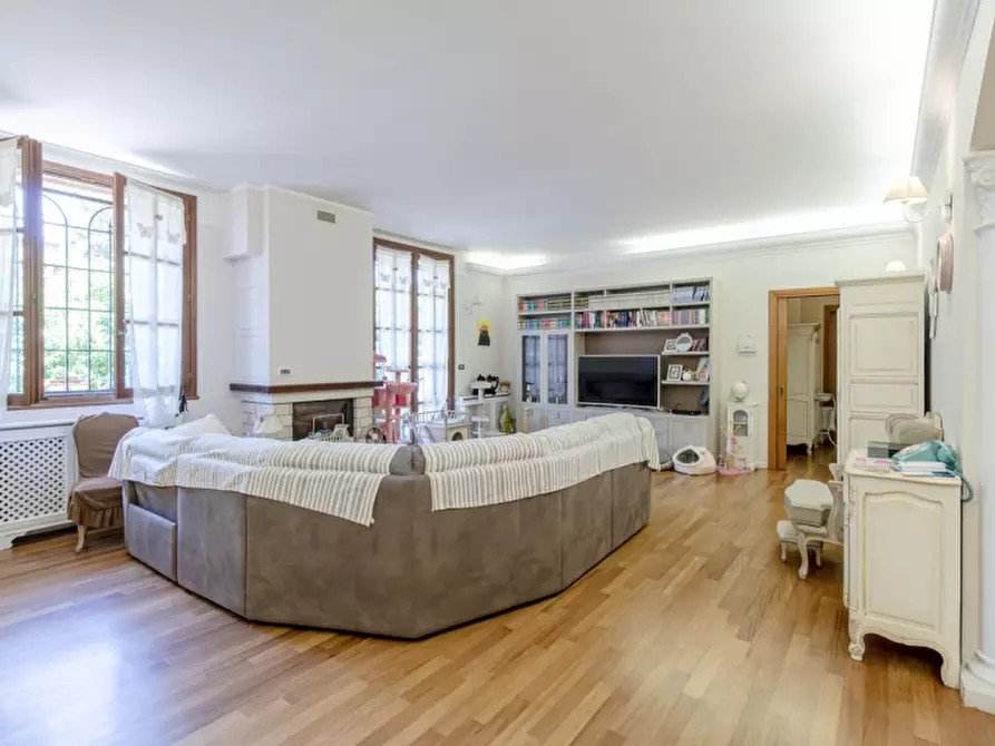 Immagine 10 di Casa bifamiliare in vendita  in via toscana a Bologna