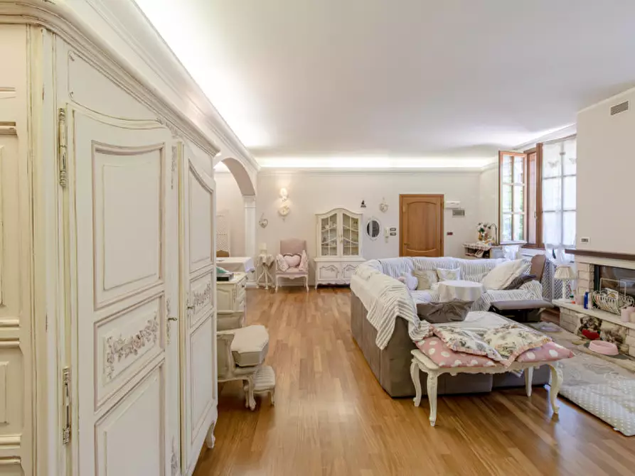 Immagine 11 di Casa bifamiliare in vendita  in via toscana a Bologna