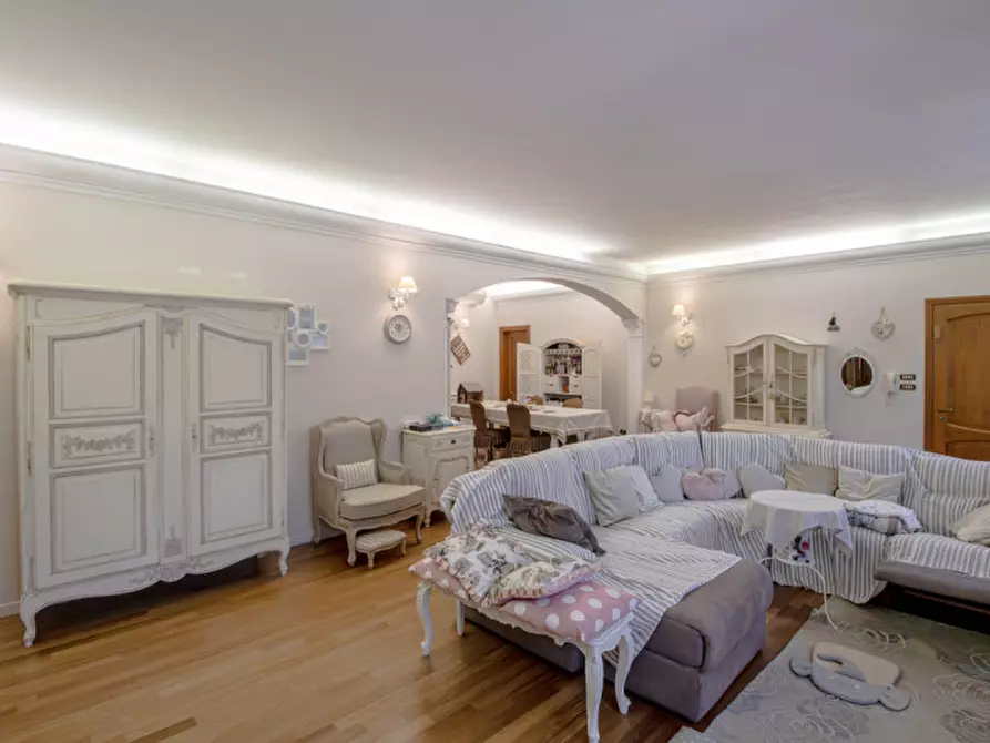 Immagine 13 di Casa bifamiliare in vendita  in via toscana a Bologna