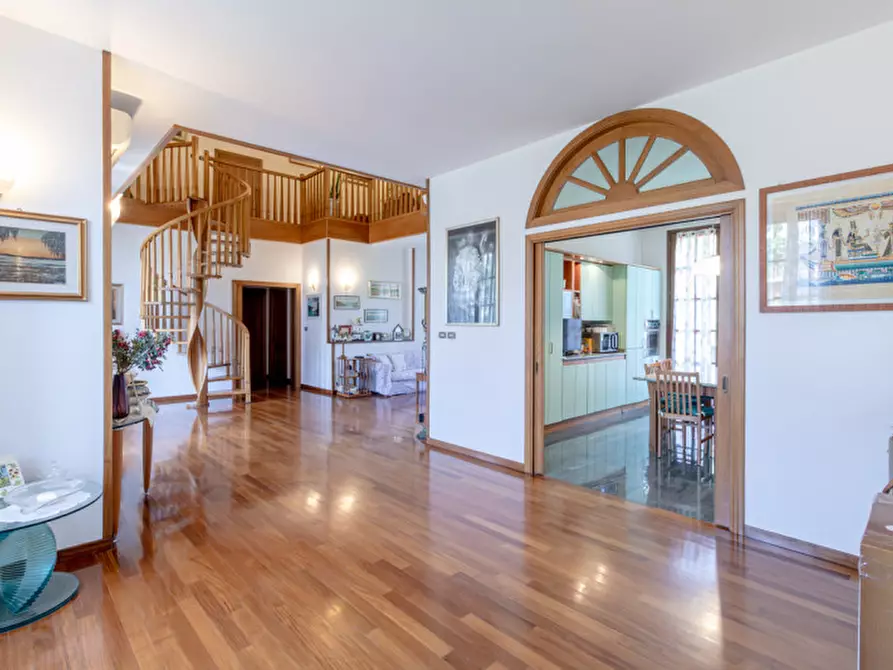 Immagine 23 di Casa bifamiliare in vendita  in via toscana a Bologna