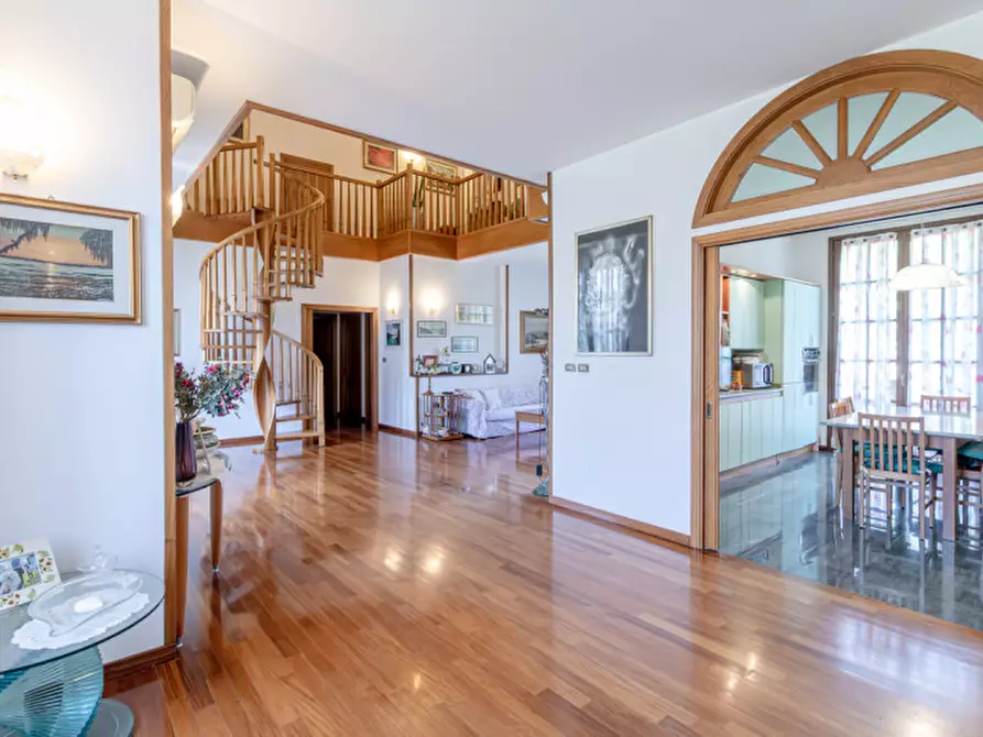 Immagine 24 di Casa bifamiliare in vendita  in via toscana a Bologna