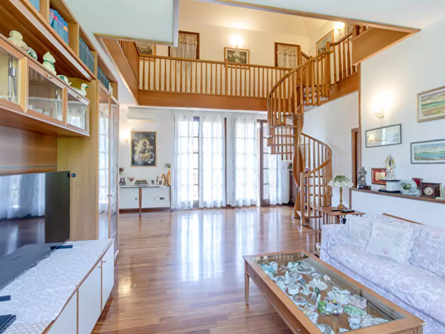 Immagine 27 di Casa bifamiliare in vendita  in via toscana a Bologna