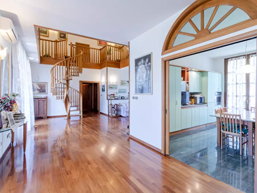 Immagine 30 di Casa bifamiliare in vendita  in via toscana a Bologna