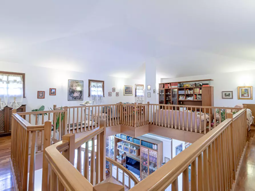 Immagine 38 di Casa bifamiliare in vendita  in via toscana a Bologna