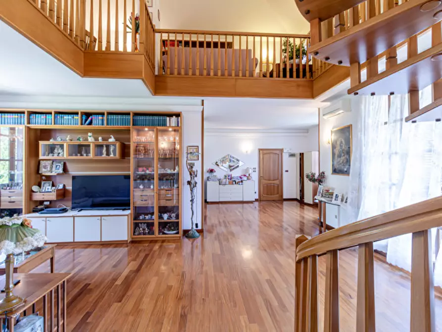 Immagine 39 di Casa bifamiliare in vendita  in via toscana a Bologna