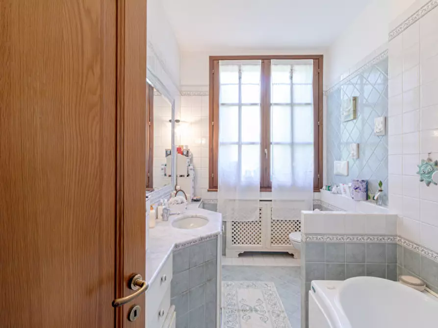 Immagine 44 di Casa bifamiliare in vendita  in via toscana a Bologna