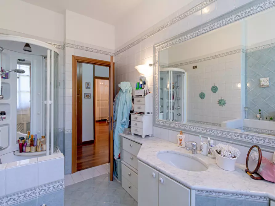 Immagine 45 di Casa bifamiliare in vendita  in via toscana a Bologna