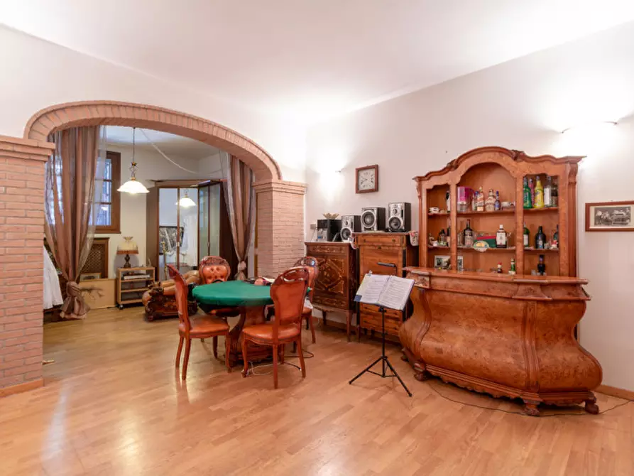 Immagine 49 di Casa bifamiliare in vendita  in via toscana a Bologna