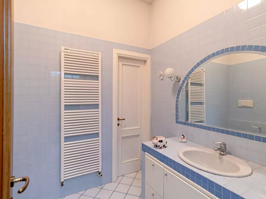 Immagine 53 di Casa bifamiliare in vendita  in via toscana a Bologna