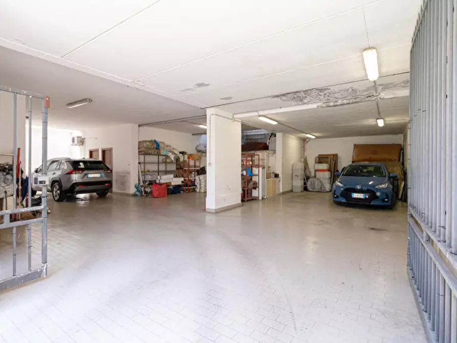 Immagine 54 di Casa bifamiliare in vendita  in via toscana a Bologna