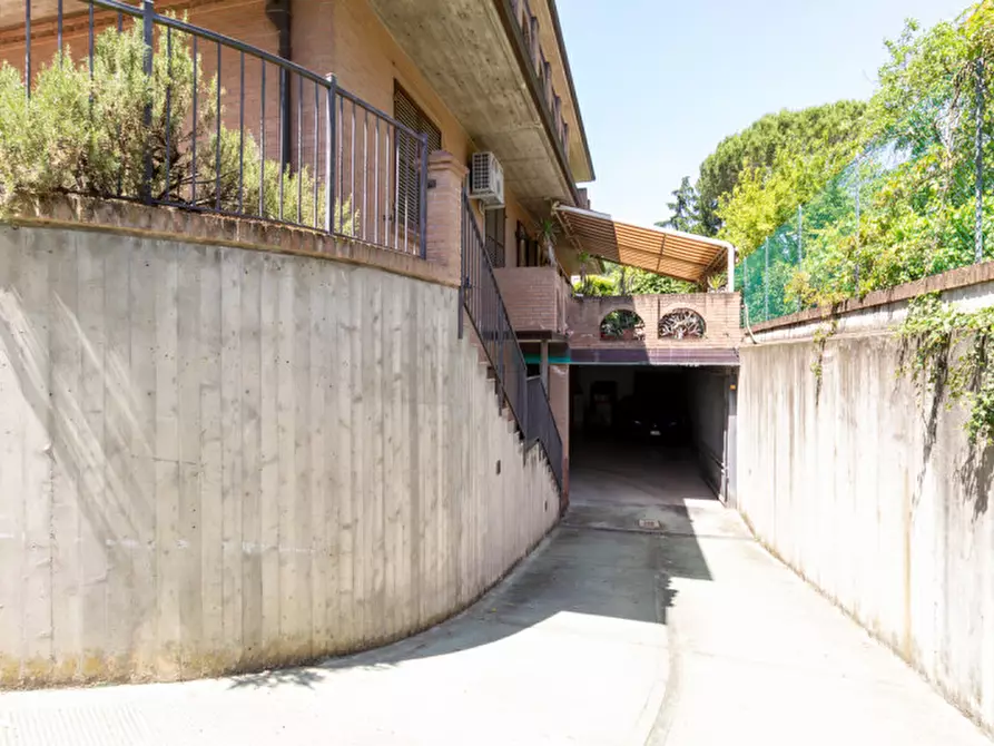 Immagine 55 di Casa bifamiliare in vendita  in via toscana a Bologna