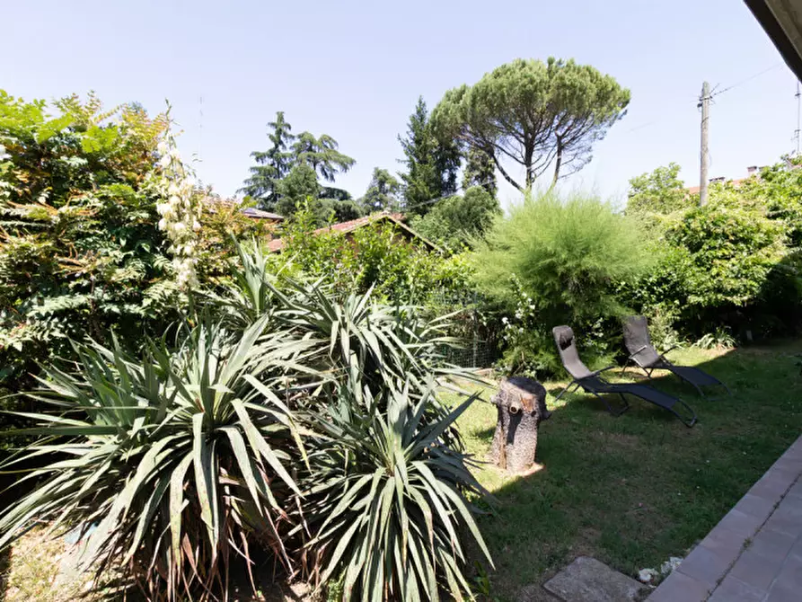 Immagine 58 di Casa bifamiliare in vendita  in via toscana a Bologna