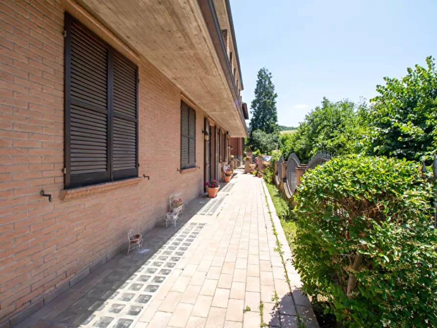 Immagine 59 di Casa bifamiliare in vendita  in via toscana a Bologna