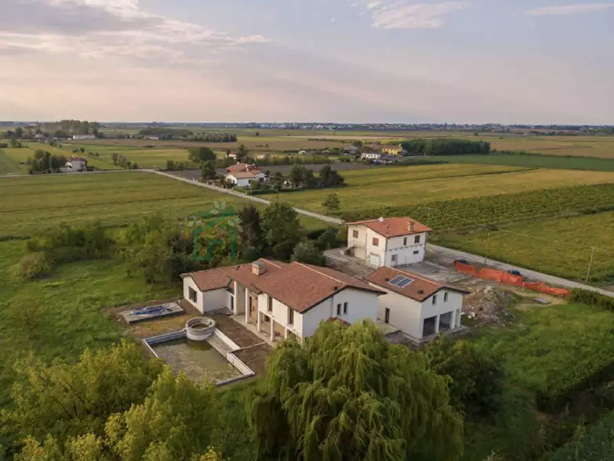 Immagine 4 di Villa in vendita  in via casenuove a San Donà Di Piave