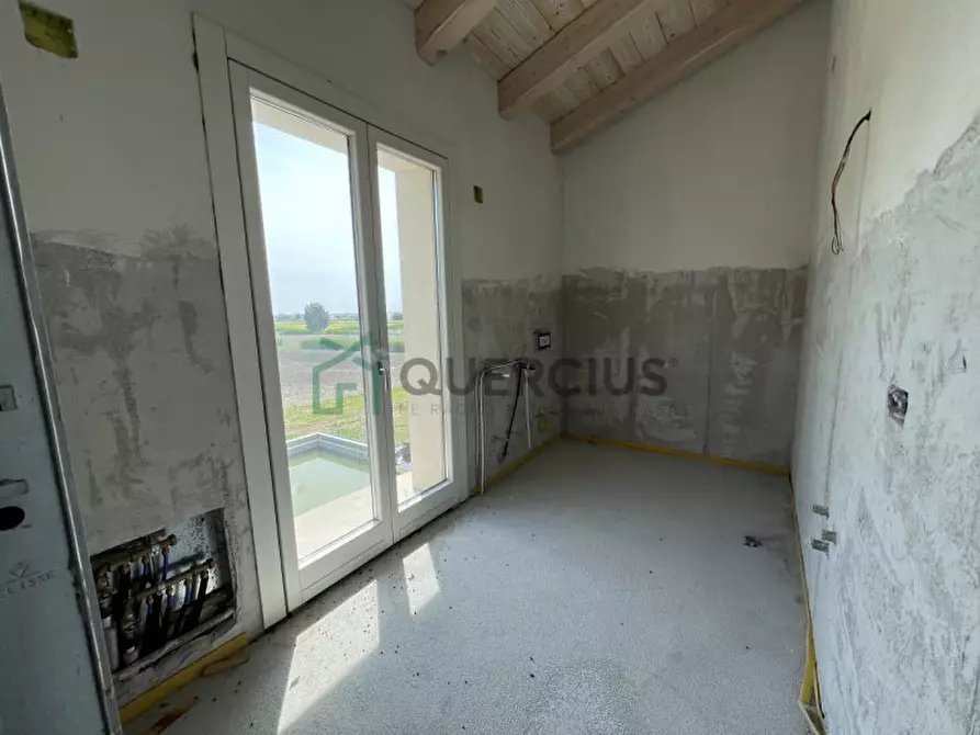 Immagine 14 di Villa in vendita  in via casenuove a San Donà Di Piave