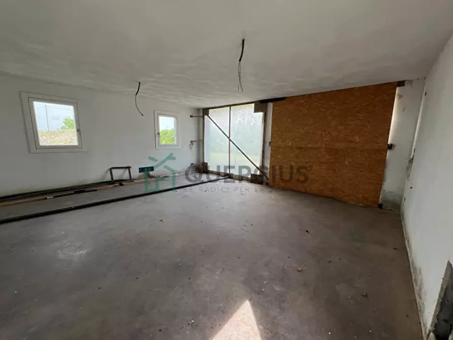 Immagine 35 di Villa in vendita  in via casenuove a San Donà Di Piave