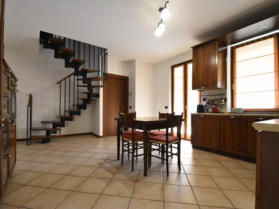 Immagine 11 di Appartamento in vendita  in Via Virgilio n. 22 a Bussolengo