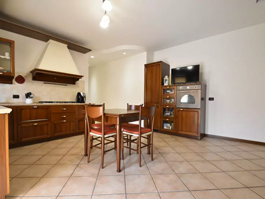 Immagine 15 di Appartamento in vendita  in Via Virgilio n. 22 a Bussolengo
